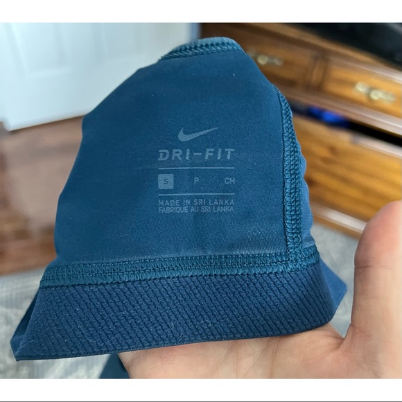 Size Small. Nike sports bra. Great quality - Picture 5 of 5